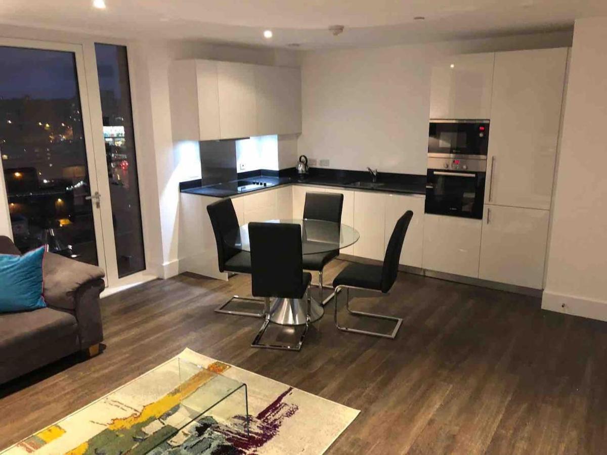 High View Two Bedroom Apartment In Woolwich Londra Esterno foto