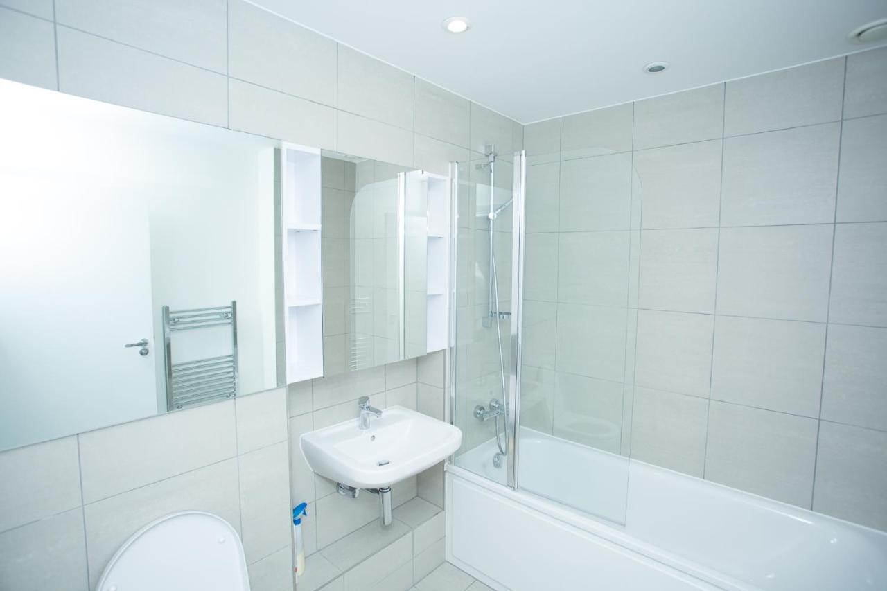 High View Two Bedroom Apartment In Woolwich Londra Esterno foto
